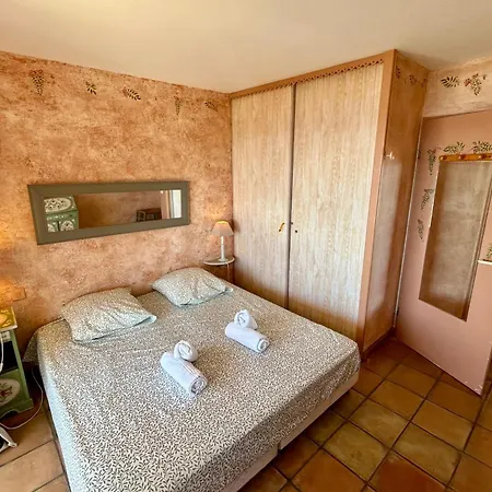 Spacious & Unique Sea View Terrace Pool & Charm Apartment