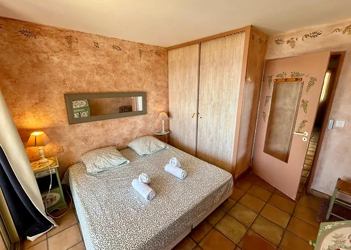 Spacious & Unique Sea View Terrace Pool & Charm *